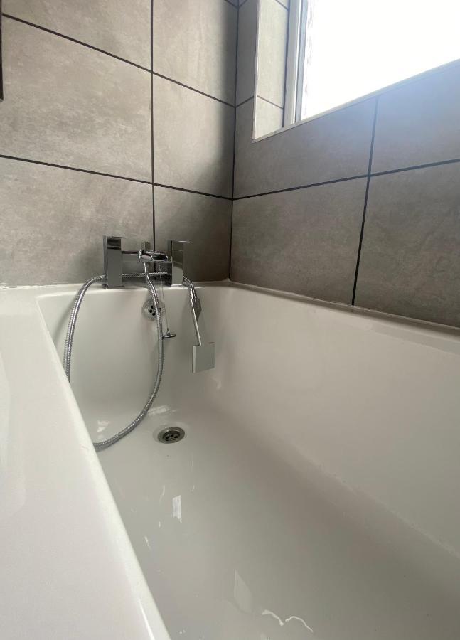 Modern 2 Bed Apartment & Free Parking Κάντεμπερι Εξωτερικό φωτογραφία
